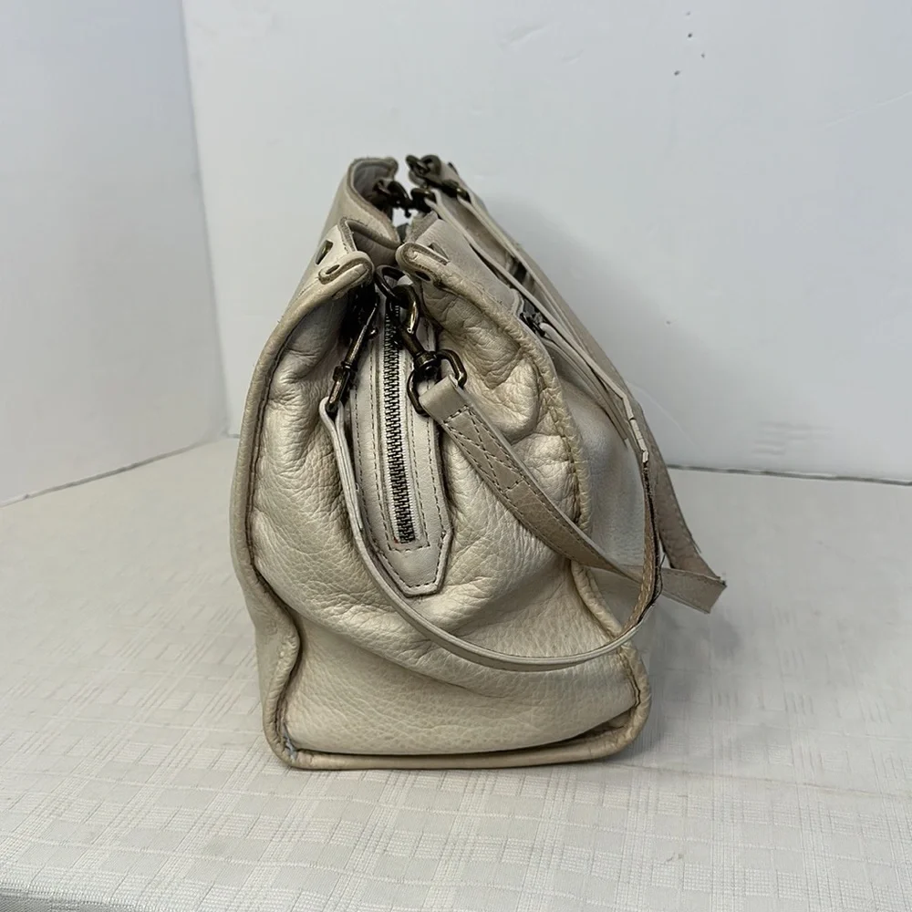 American leather co Austin Triple Entry Hobo in oat milk